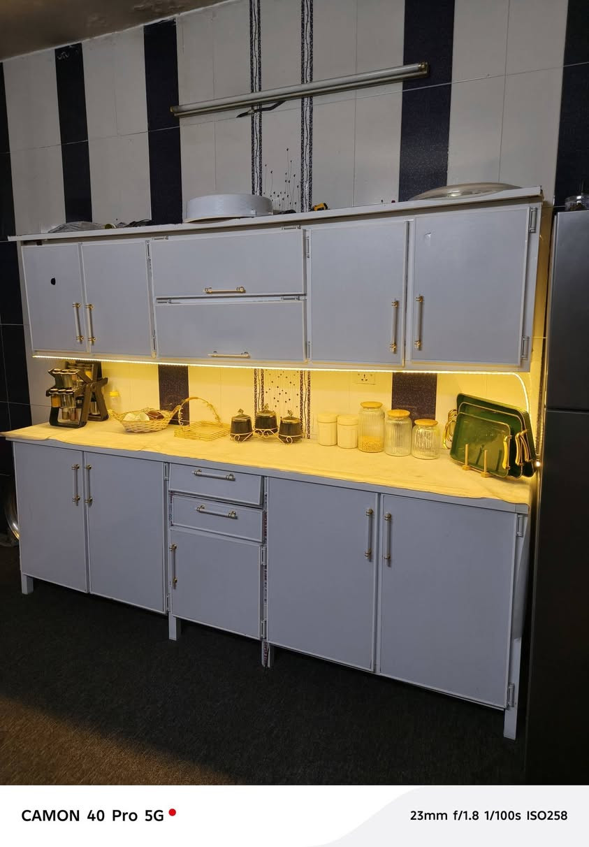 سلام عليكم كاونتر ٣امتار
مكاني كركوك 
***********
سعر ٣٥٠بس مجال
