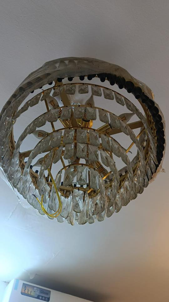 السلام عليكم
المعرض الابيض سعره 150 الف
المعرض الثاني سعره 75 الف
الثريات سعر الوحده 50 الف عدد 2
العنوان السدة حي الري
رقم الموبايل ***********
