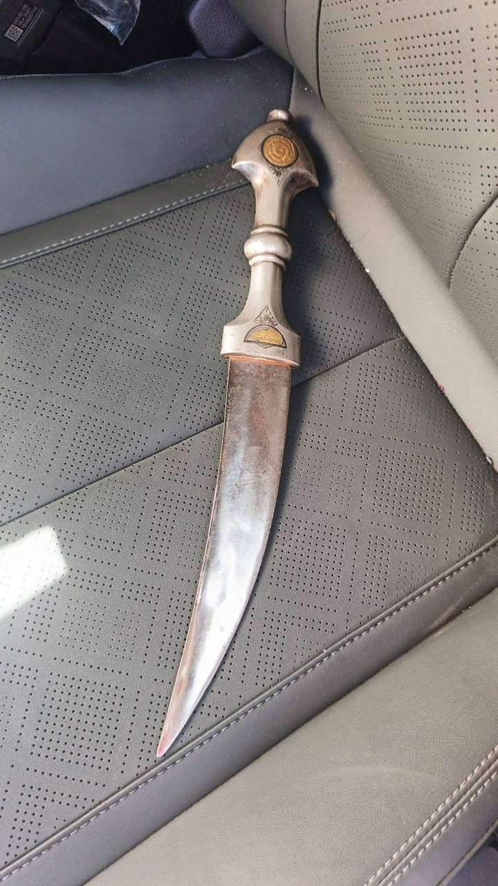 خنجر عراقي فضه محبر انتيك الانتيك منزل ذهب وزن ٤١٠ اغرام 
للتواصل ٠٧٨٨٤٢٢٠٢٧


**إذا كنت صاحب هذا الإعلان وتريد حذفه لأي سبب، رجاءا أرسل رسالة إلى الدعم الفني**