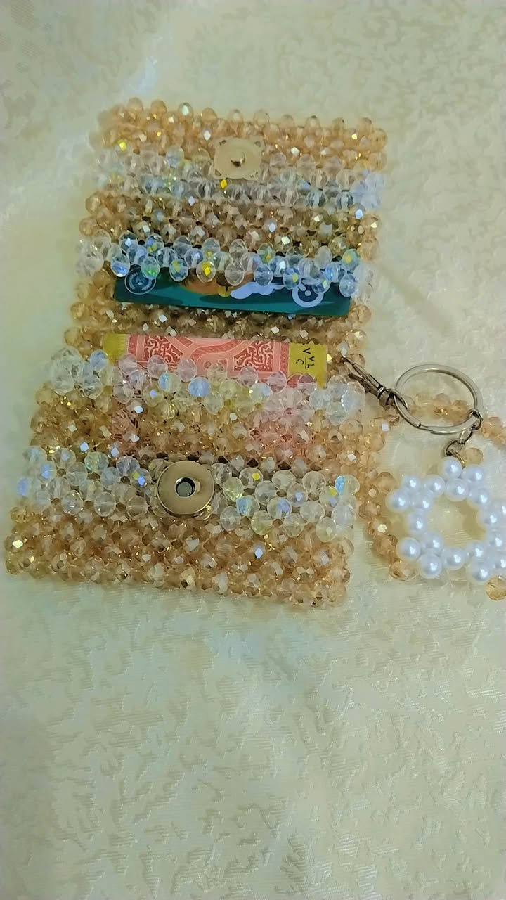 من كولكش العيد 
نفذ حسب الطلب من خرز كريستال زجاجي 
الحجز العيد مفتوح
يوجد توصيل لجميع محافظات العراق وداخل هيت


**إذا كنت صاحب هذا الإعلان وتريد حذفه لأي سبب، رجاءا أرسل رسالة إلى الدعم الفني**