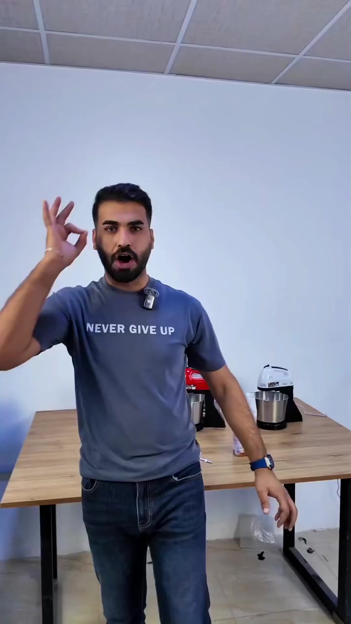 🎉 خلاط وعجانة RAF – بسعر 27,000 د.ع 🎉
🚚 توصيل مجاني لكل العراق!
💪 قوة 270 واط للعجن والخفق السريع
🍰 7 سرعات لجميع أنواع العجائن والحلويات
🥄 وعاء ستانلس ستيل 2 لتر + خفاقات وخطافات متعددة
👐 استخدام ثابت أو يدوي حسب الحاجة
🧽 سهل التنظيف ومناسب للمطابخ الصغيرة
🎨 متوفر بألوان جذابة
✨ حضّر الحلويات والمخبوزات بكل سهولة!
📩 اطلب الآن واستلم أينما كنت!


**إذا كنت صاحب هذا الإعلان وتريد حذفه لأي سبب، رجاءا أرسل رسالة إلى الدعم الفني**