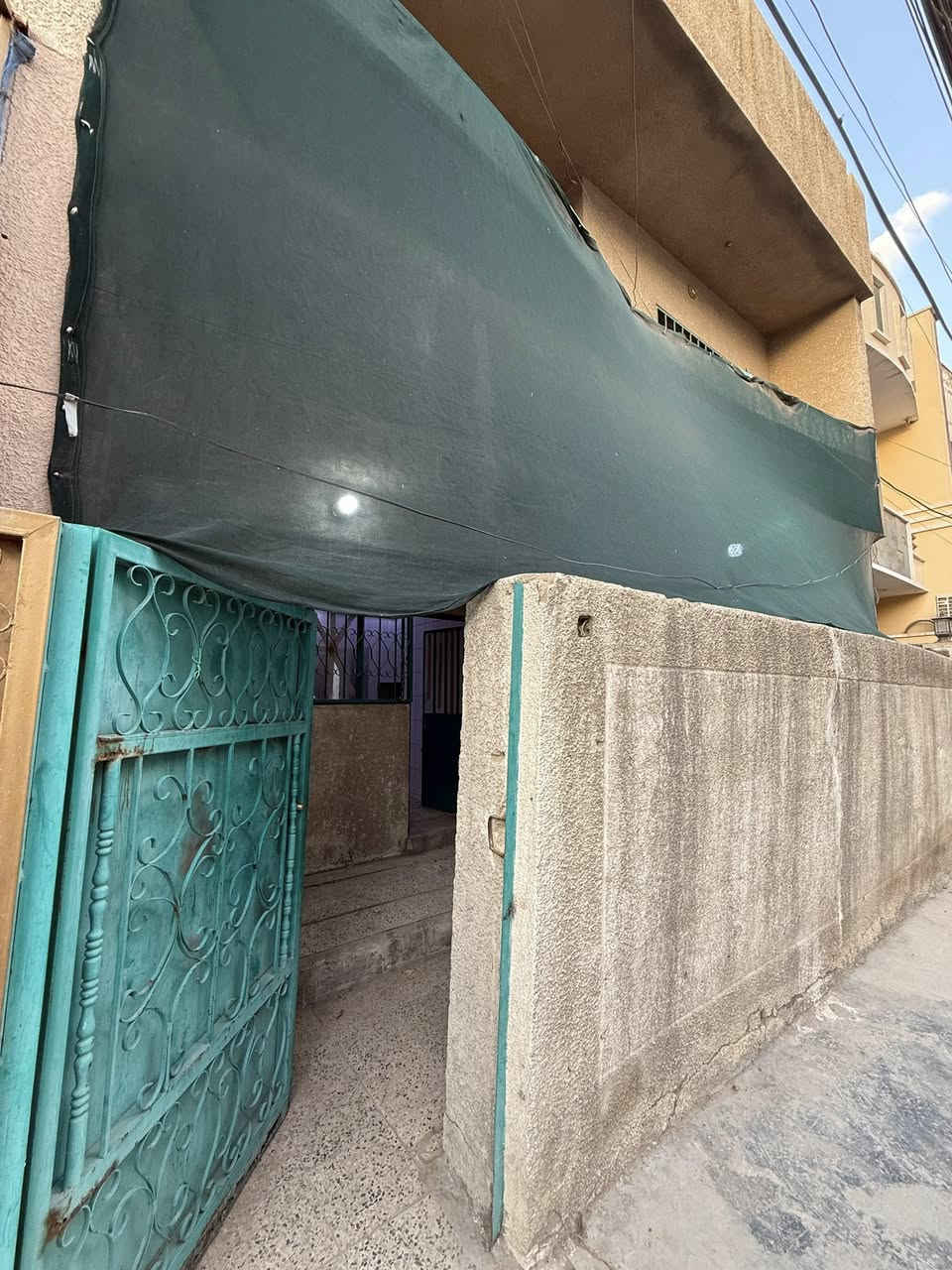 :
منطقة البلديات - شارع القدس

🏡 بيت للإيجار – فرصة مميزة

📐 المساحة: 75 متر

✨ تفاصيل البيت:

🔹 الطابق الأرضي:

🚗 كراج

🍽️ مطبخ

🛋️ هول

🏠 استقبال

🛏️ غرفة

🚿 حمامين

🔹 الطابق الثاني:

🛋️ صالة كبيرة

🛏️ غرفة نوم

🌤️ بلكونة

📍 مميزات البيت:

✅ موقع ممتاز وحيوي

✅ مسافة خطوات بسيطة على الشارع العام

✅ مجاور مطعم بيگ چكن

✅ قريب على الخدمات والأسواق

✅ هدوء وخصوصية عالية – ماكو بيت مقابل البيت

📞 للاستفسار والحجز: ***********

🏛️ ألهـادي للعقار والمقاولات…
