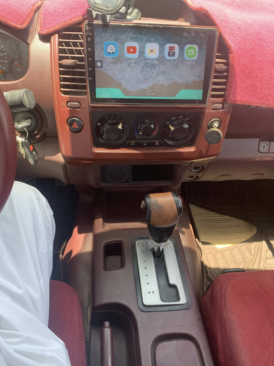 بيك آب ناڤارا موديل ٢٠١٤ نضيفة
بيها دحچة خفيفة بالبيبان بسبب ستوتة 
گير أوتوماتك 
سيارة مال جناي 
گير ومحرك خير من الله
تبريد ثلج 
تايرات جديده بريجستون تخم كامل
بيها شاشة كبيرة تربط نت وكامرة خلفية من ترجع
اللون ابيض .
السعر ١٣،٥٠٠ $$
العنوان البصرة الزبير
الي ناوي يشتري يتصل على الموبيل
***********
