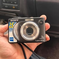 كاميرا سوني • صنع ياباني • بدون كرتون