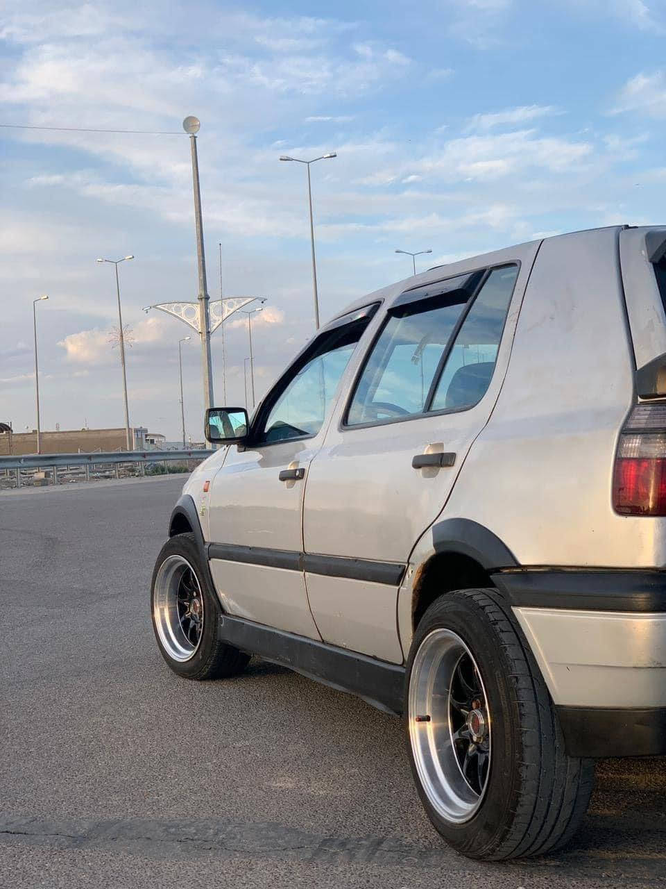 سلام عليكم كولف 93
كير اوتو مكينة بلادية نظيفة
سعر 32$ وبيها مجال حك الجية 
مكاني بغداد ابو غريب 
رقم كربلاء سنوية 2019
سيارة خير من الله نقصها ترتيب بسيط
***********
