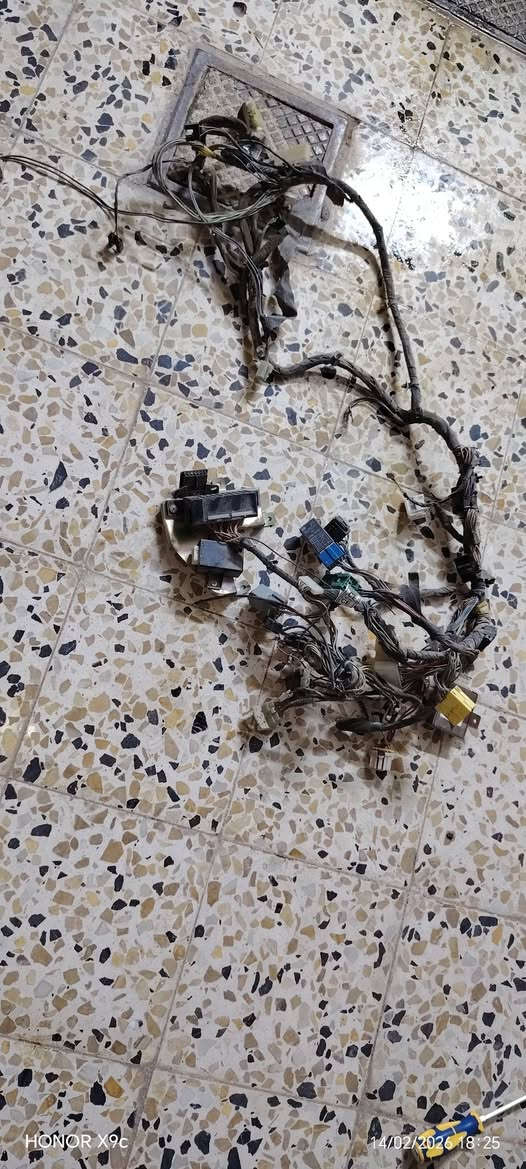 متوفر غراض، دايو نوبرا مال كصة
١. ظفيرة كلش نظيفة بدون قطع سعرها ٥٠ الف
٢. دشبول لون رصاصي كصة كلش، نظيف ويا الكيجات سعرة ٦٠ الف
اذا شلع ب ١٠٠ الف وبيهن مجال مكاني كركرك


**إذا كنت صاحب هذا الإعلان وتريد حذفه لأي سبب، رجاءا أرسل رسالة إلى الدعم الفني**