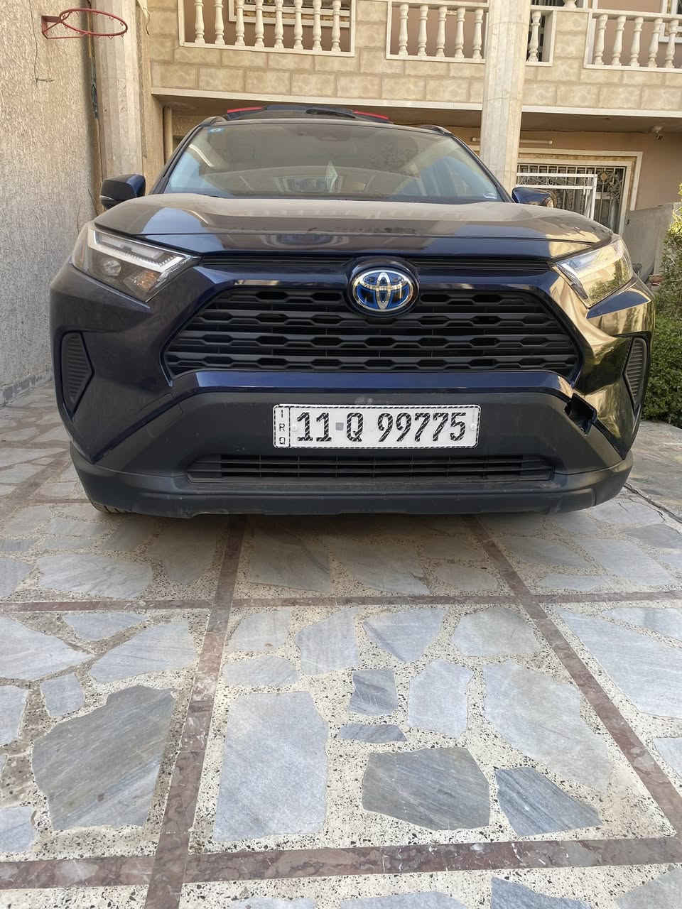 سلام عليكم 
 Rav4  XLE HYBRID
راف فور للبيع رقم بغداد ا فول ((حادث خفيف)) 1\1
———-////———
موديل 2024دخول جديد
——////———-
الموصفات :~
*فتحه سقف
*بصمه+ دخول ذكي
*رادار امامي 
*نقطه عمياء
*صندوق كهرباء
*شاشه كبيره تدعم كار بلي والنظام الحديث من تيوتا
*كشنات كهرباء
*هند بريك بصمه
*مودات اوامر صوتيه
*اوتو هولد
*كشنات لونين 
*كروس سرعه
*حساسات ضغط اطارات
*رادر بل مرئي
((بعد هواي مواصفات بيه)) 
———:///______
الحادث:~
الحادث  كما موضح بصور ((حادث خفيف))
((بدون قطرة صبغ سياره ))جاملغ نفس لون بشرط مبدل وبارد بحافة البنيد وبارد حافت باب فقط بدون دواخل سياره) 
السعر /238 ييه مجال  ماكو هيج راف فور على هيج ضربه خفيفه 
رقم الهاتف. 
***********
