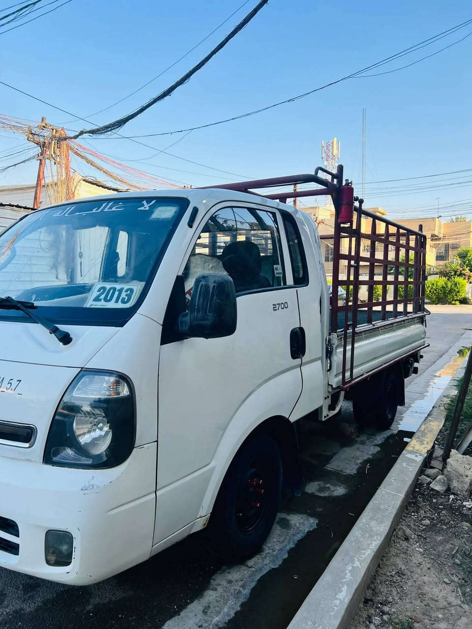 للبيع موديل ١٣ كشر مقفول من ظربه وصبغ وشاصي  تخم تاير باتري رقم الجديد بااسمي تحويل مباشر فقط بيه بخار المكينه  السعر مع محجر ١٠٨ وبيه مجال قليل ***********
