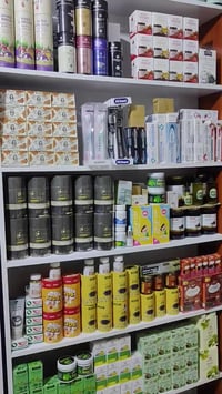 عسل طبيعي • كيلو مع الخليه • توصيل المحافظات