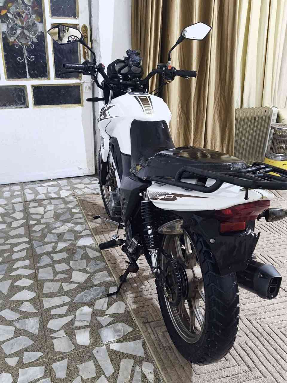 سلام عليكم مرخصت الادمن دراجه RK 150 كلك بيهة صوت ب محرك ما اعرف شنو ونقووصات كفر امامي و وجه مال دراجه ودبل يرادله تعديل وسعر خاص وهذه رقمي ***********
