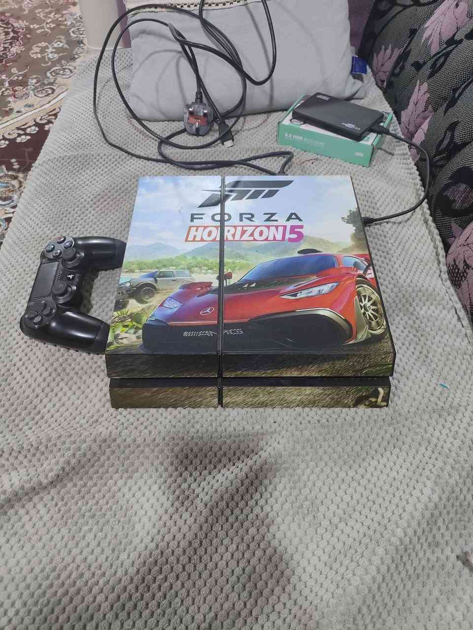 بلي فور فات نظام 9 مهكر مع تلث يدات أصلية وهاردات تحتوي عل أنواع الألعاب ويوبي إس أونلاين يشغل شاشة التلفاز  وبالنسبة للفحص فتجي لبيتي وتفحصة وتجيك جميع الألعاب ونظافتة ( المقابل: حساب ببجي قوي) العنوان ميسان حي المعلمين الجديد الفتحة الثانية قرب مدرسة طرابلس للبنات ***********
