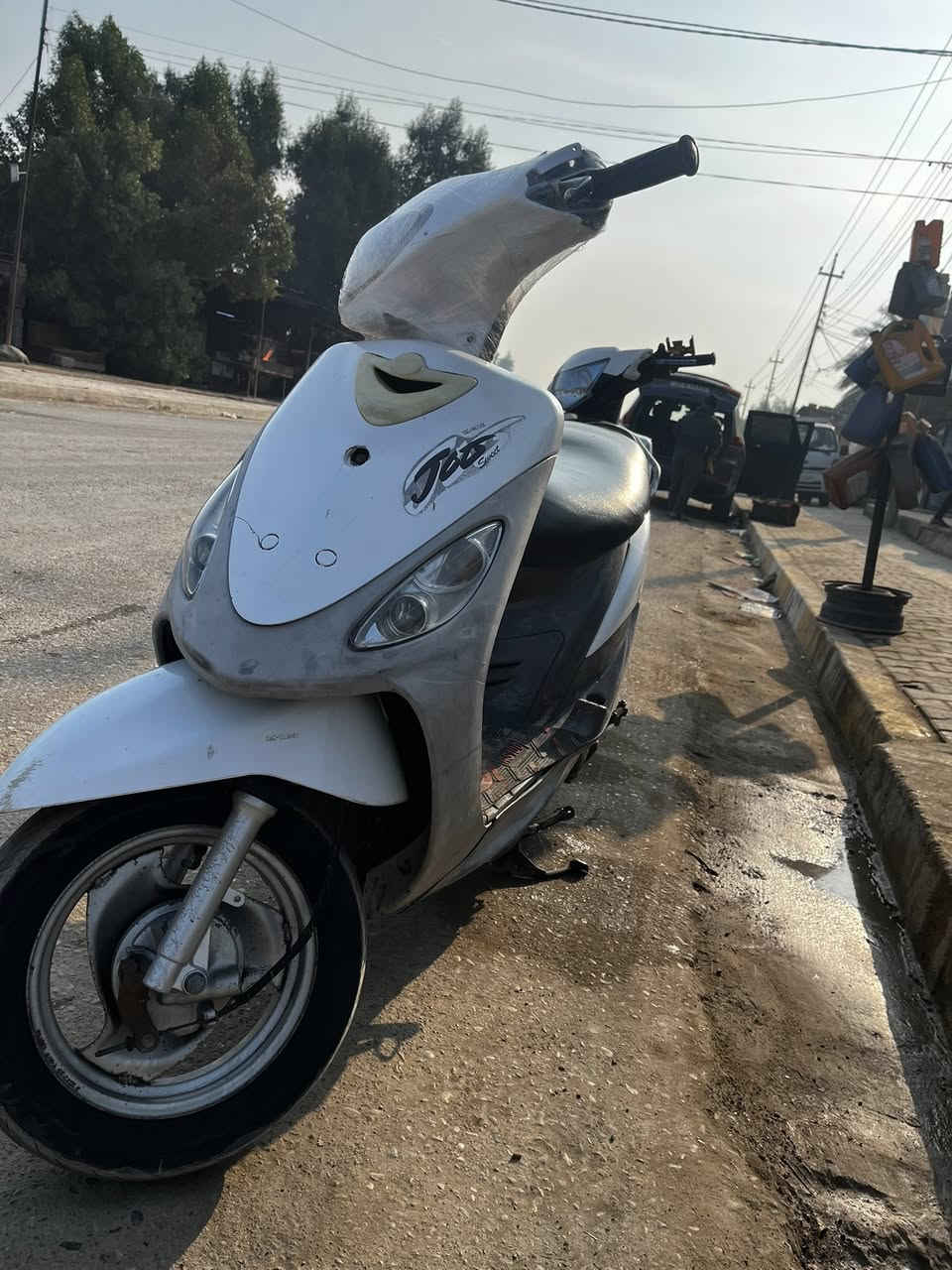 سلام عليكم دراجه ماكس منغولي للبيع مكينه بلادي بعدها بل ملح دراجه خير من الله الگفرات ختم واحد السعر 600 وبيها مجال للشراي مكاني بغداد رقم تلفون ***********
