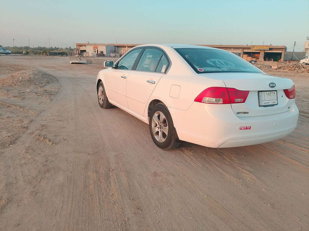 كيه وبتيما وارد خليجي مكفول من الضربه والتبديل والصبغ
مكينه2000 دوش كلش جديدة كير وحداديه مكفول السيارة جديدة تخم تاير كهرباءيات كله شغاله فتحه بالقماره 
اشاير بالمري السيارة فول مواصفات ماعده البصمه
العنوان ذي قار الشطره ***********
