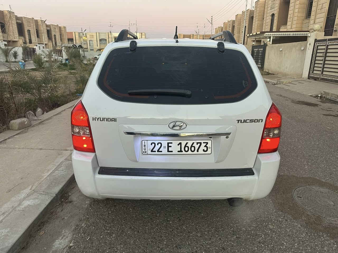 السلام عليكم
توكسان 2009 خليجي ابيض ثلجي
بيها نص باب السائق صبغ شرط الفحص
رقم اربيل اوربي 
سنويه 2028
هزه وبراد 2026
مكينه 2000 دوش شرط بدون عيب
ماشية 200
كير شرط بدون عيب
كامره خلفيه دواره
شاشه ابل كار بلي
حساسات
ويل كروم + تخم تاير
صدر + حداديه+ تبريد+ تدفئه + كهربائيات
كلشي شغال بيها وبلخير عل ياخذها
سعر (111) وبيها مجال بسيط
مكان السياره تكريت
للاستفساره الاتصال(***********)
