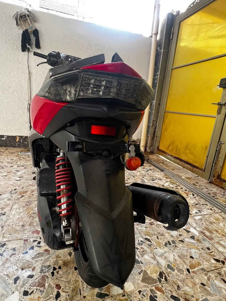 سكنس كوري
مفتوحة مرة سعر 400 وبيها مجال


**إذا كنت صاحب هذا الإعلان وتريد حذفه لأي سبب، رجاءا أرسل رسالة إلى الدعم الفني**