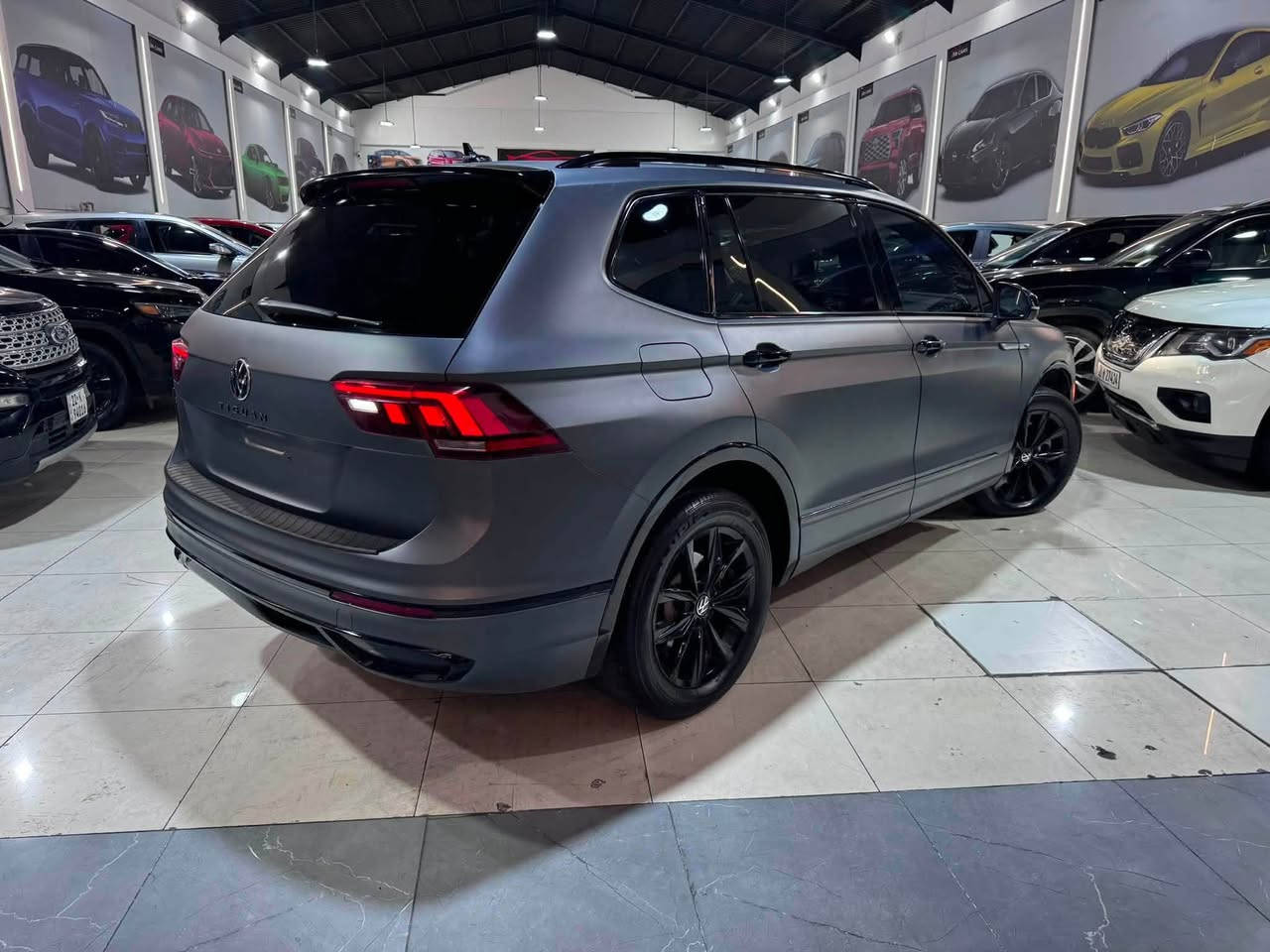 Volkswagen Tiguan 2023
سعر بلاشش🔥١٣٩$🔒
￼⁨***********⁩
***********

محرك ٤ سلندر ٢٠٠٠ تيربو
٧ راکب
مواصفات SE
كراسي جلد و كهرباء 
بصمة 
تشغيل عن بعد
كيج الكتروني 
وياله ١٩
كيج الكتروني
شاشة كبير
رادارات ٣٦٠ درجة
ماشية ١٩ الاف مايل
❌ضرر بجم سليم بدون دواخل صبغ عام تغير من نفطي الي طافي
❌رقم شاصي مرفقه مع صور
أرباك ستيرن و داشبورد اصلي ماطاك  ١٠٠❌١٠٠
موجودة 📍اربيل معرض S.B cars
ملاحظة❌شدة مقدمة نسلمك سيارة مع رقم اربيل يشمل جميع مواطن عراقي

***********
***********
