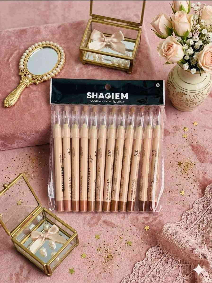 دقة وتنوع بلا حدود مع مجموعة SHAGIEM! ✨
لو كنتِ تبحثين عن التحديد المثالي الذي يدوم طويلاً، هذه المجموعة صُممت لكِ. 12 درجة مختلفة تبدأ من ألوان النيود الناعمة وصولاً إلى الأحمر الجريء، لتناسب كل إطلالاتك وكل ألوان أحمر الشفاه التي تمتلكينها.
• المميزات:
• 🍒ملمس كريمي ناعم يسهل الرسم.
• 🍒ثبات عالي يمنع تلطخ الروج.

✅ 12 درجة لونية متنوعة (من رقم 302 إلى 312).
✅ تحديد دقيق وواضح بلمسة واحدة.
✅ مظهر مطفي (Matte) وجذاب.


**إذا كنت صاحب هذا الإعلان وتريد حذفه لأي سبب، رجاءا أرسل رسالة إلى الدعم الفني**