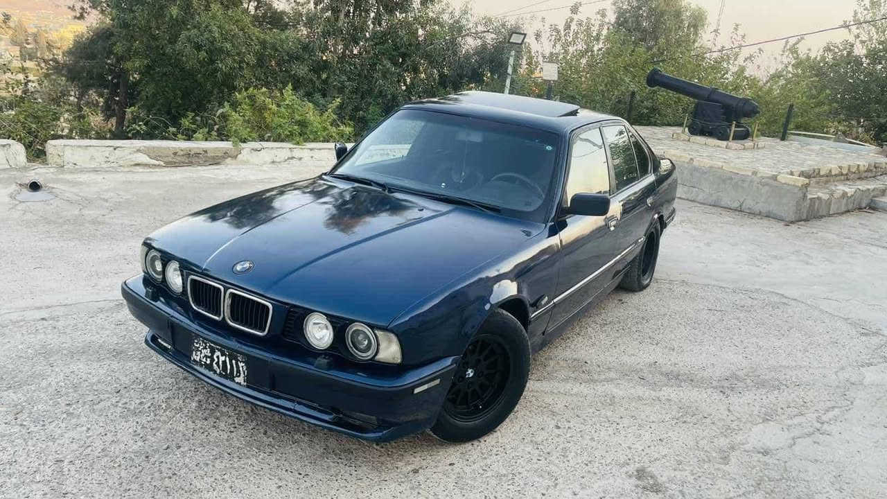 بیئێم مۆدیل 92 مەکینە 520کەپسی گێڕتەرح سڵاید ئاڕم پلاستیکی سلێمانی بەشەرتی گێڕومەکینەوتەقەوڕەقەو کارەبای داعمولێدراوی نیەسیعری 35گەڵا ژ.م *********** ڤایبر واتساپ تلیگرم حلبجة, السليمانية
