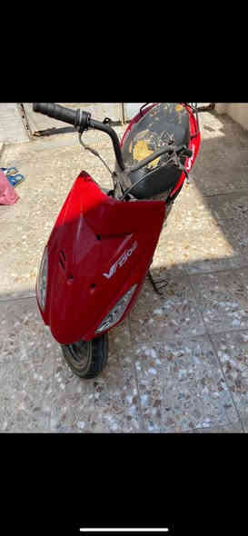 السلام عليكم دراجه ماكس صيني. دراجه شغاله بس ابيع كوم حديد. الدراجه هاي. كدامك  مكاني القبله سعرها اب 100وبيها مجال***********
