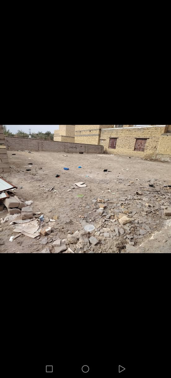 قطعتين كل قطعه 200 وحده بصف الثانيه أرض زراعي شارع مقابل السيطرة المدخل  مدفونة ومسيجه ومحدوله تنباع وحده او ثنينهن 
جاهزه للبناء تبعد عن الشارع العام 80 متر
بيع مستعجل والسعر مناسب  تفاصيل اتصل على الرقم *********** واتساب
