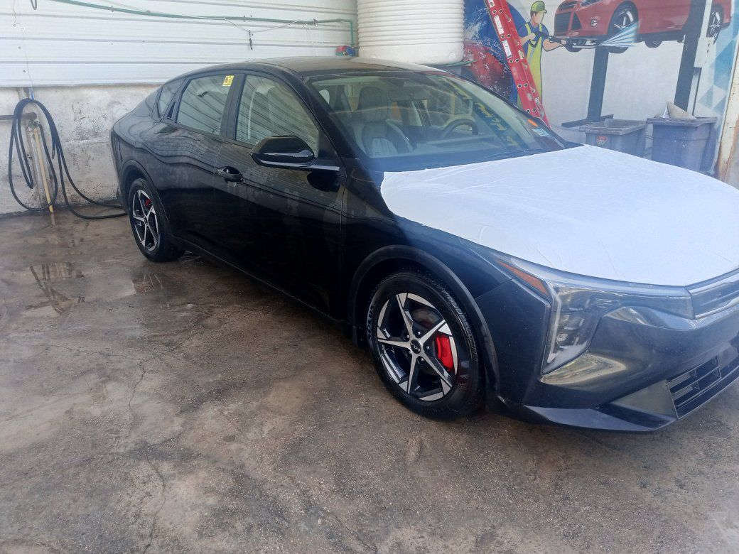 السلام عليكم كي 4موديل 25رقم اربيل ترقيم جديد سياره فول عده فتحه بدون ايرباك بدون تبديل حادث قبق جنطه بدون حوظ شرط السونر ماشيه 13,سعر 185عنوان بغداد لستفسار علا رقم ***********
