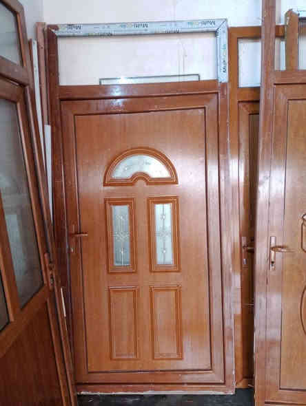 السلام عليكم ورحمة الله وبركاته 
وصلتنه وجبه جديده من ابواب وشبابيك بلاستك مستخدم ونضيف ابيض +جوزي احجام وقياسات مختلفه واسعار مناسبه يوجد لدينا معمل تزقير حسب القياس الي تريده 
العنوان الشرقاط ساحل الأيمن قريه شكرا شارع العام محلات الحمودي 
هاتف ***********
