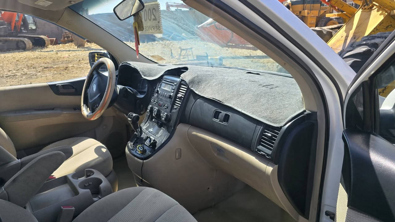 سلام عليكم  كرنفال سيدونه البيع كفاله عامه بيه بس جاملغ المامي  موديل 2007 كير محرك بلادي  تايرات ستوني بدلهن سياره جانيه وخصوصي سنويه جديده وبسم ابن عمي رقم بغداد دولي 
سياره متعوب عليه العنوان  حله شوملي 
رقم المبايل ***********
