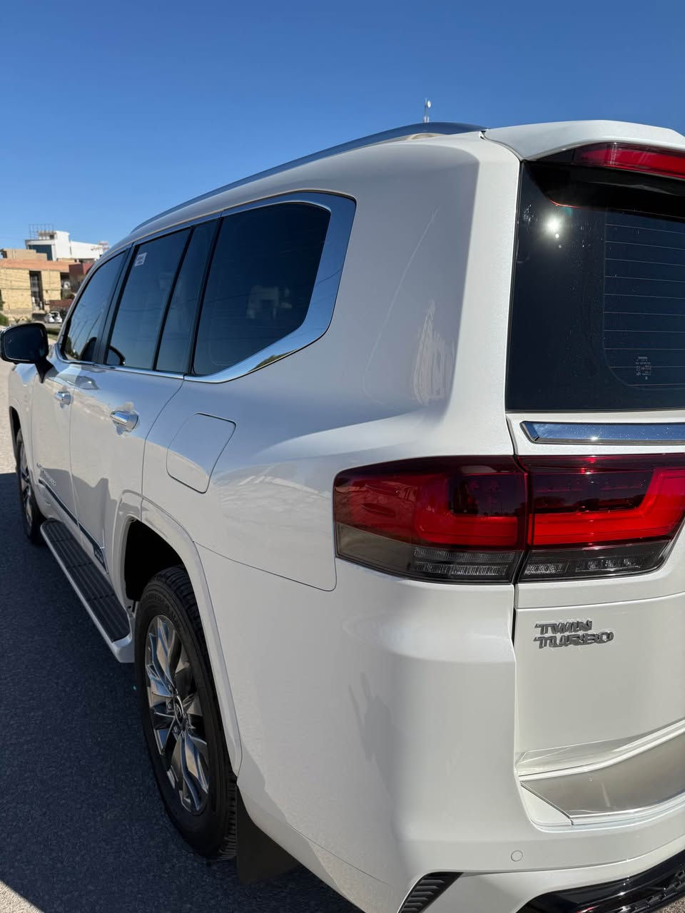 السلام عليكم الاندكروز

                      
                                  VX 2024 Twin turbo     
 لمتد بلادي اصلي ضمان تيوتا العراق   

ماشيه 18 الف 
  ضمان تيوتا العراق باب اول 

• محرك 3.5 توربو

نظام صوت JBL

مواصفات فول اخر اعلى فئه 
مواصفات لكزز 

بيه باج تضليل صادر من مرور اربيل 

• مكفولة كفالة عامة من الدعامية إلى الدعامية.

• محرك كير بشرط مامفتوح.

• سيارة حيل نظيفة كلشي عل بلاد لوك.

• سنوية وهزه جديده 

• باسمي السنوية بشرط تحويل وغرامة.

• رقم اربيل باسمي 

📍مكان لسياره الرمادي 

*********** Singapore
