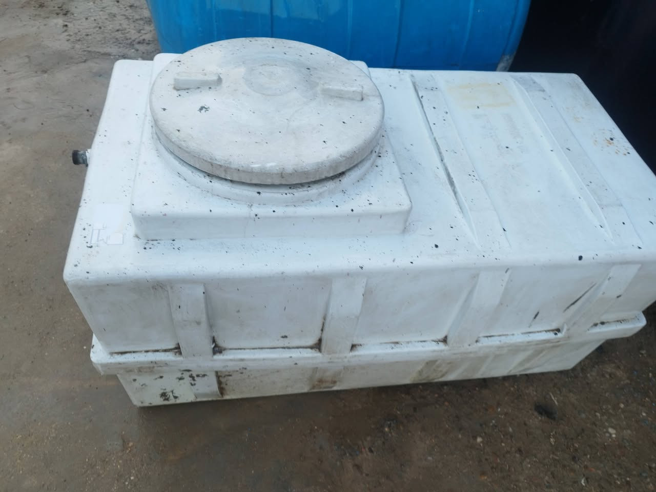 السلام عليكم خزان الوطني السعودي الاصلي ضمان على الفحص خالي من اي عيوب اربع طبقات ابو الفوم العزل جديد ماله 200الف هوسعىه 75افحص يله تشتري ضمان بغداد الامين الثانيه قرب مجالس بلدي ***********/***********
