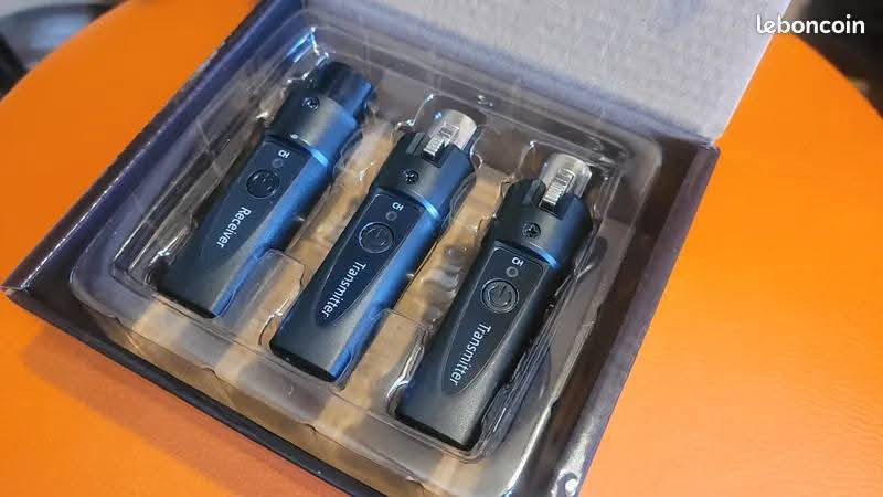 نظام صوت لاسلكي بتردد 2.4 جيجاهرتز (Wireless Audio System)، يعمل على تحويل الميكروفونات السلكية ذات موصل XLR إلى ميكروفونات لاسلكية. 
التقنية: يعمل بتردد 2.4 جيجاهرتز.
مسافة الإرسال: يصل مداه إلى 40 مترًا.
عمر البطارية: يوفر ما يصل إلى 12 ساعة من الاستخدام.
جودة الصوت: يتميز بنسبة ضوضاء وزمن وصول منخفضين.
التوافق: متوافق مع الميكروفونات الديناميكية وخلاطات الصوت.


**إذا كنت صاحب هذا الإعلان وتريد حذفه لأي سبب، رجاءا أرسل رسالة إلى الدعم الفني**