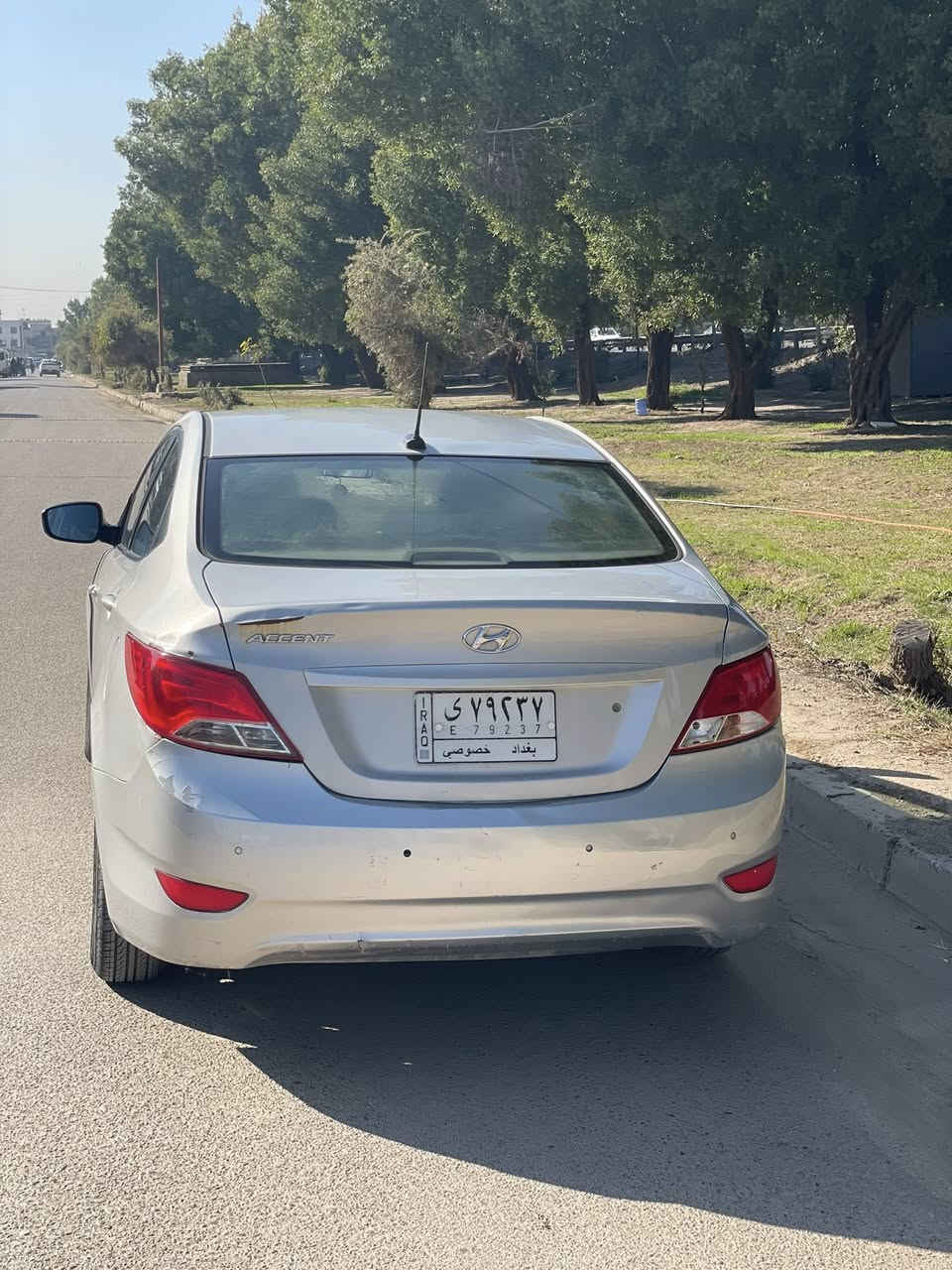 اكسنت 2016 امريكي
محرك 1600 
ماشيه 90 رقم بغداد سنوية بسمي تحويل مباشر 
كير محرك خير من الله
صدر امامي خلفي جديد
تايرات تخم جديد
دهن كير وفلتر جديد 
حادثها جاملغ ايسر فقط 
بالعراق بيها بارد قليل وطخة بالباب يعني بعض الملاحظات 
السعر 88 وبيها مجال 
مكاني بغداد الدورة
***********
