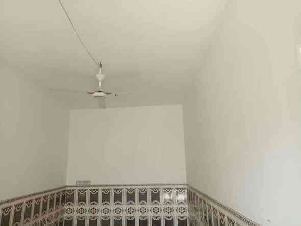 بيت للبيع مساحته 100مربع بل نهروان دوانم مقابيل شارع 60 سعر 28. ***********
