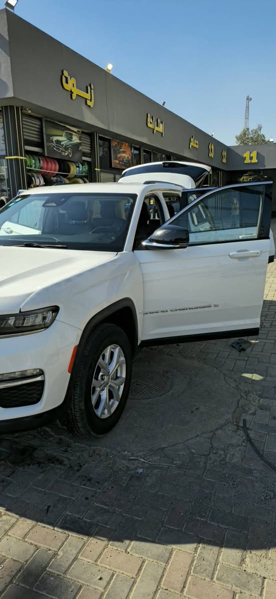 جيب لمتد وارد امريكي 
تبديل بنيد
موديل 2023
الحادث موضح بالصور
تدفئة كشنات 
تدفئة ستيرن 
تشغيل عن بعد 
كاميرا خلفية 
فور ويل
حساسات امامي خلفي جانبي 
تحديد مسار 
رادار
اوتو ستوب 
سايد بريك اوتو 
قمارة حديد 
كشنات جلد 
شاشة كبيرة 
شحن وايرلس 
ماشية 38
السعر 31000$
***********
بغداد البلديات
