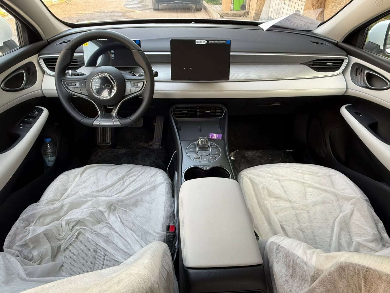 سلام عليكم بي وايدي ٢٠٢٥سياره ماشيه ٣٠٠٠كيلو متر زيرو مرقم جديد سياره كفاله من رقم للرقم مكاني بغداد باسمي سياره الشراي يتصل ***********
