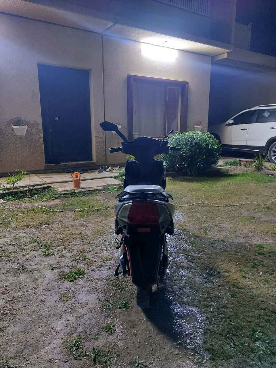 سلام عليكم ماطور شحن نضافه فول مثل ماموضوح بصوره شغال نقص بس باتريات ول ماطور نضيف نضافه فول والله مكاني البغدادي الحي  سعر الماطور 400التصال برقم لرقام تاليه *********** ،***********
