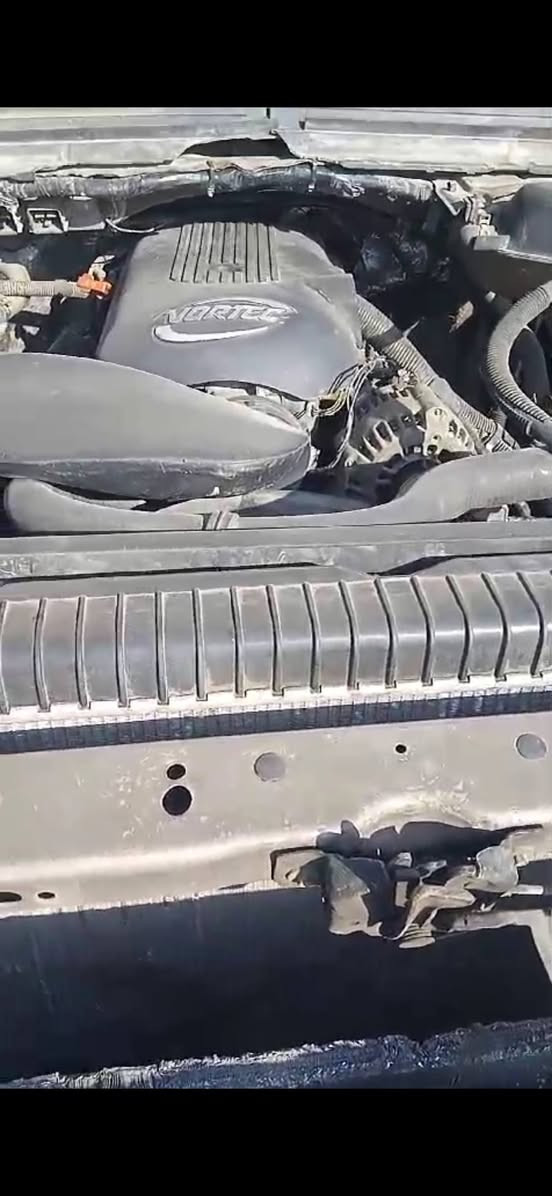 السلام عليكم فورد F350 موديل ٢٠٠٦ بانزين ٨ سلندر محور مكينه وكير تخم تاير تبريد منضومه كله جديد صدر امامي جديد تريد تحويل تريد وكاله رقم دولي سليمانيه مكاني بغداد سعر 85 او مراوس حسب ***********
