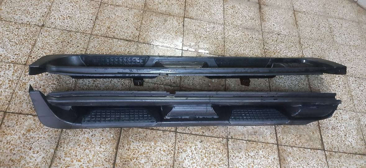سلام عليكم للبيع دوسات سورنتو قديم وحده منهم مكسوره طاير منها وصله تتصلح بل فايبر كلاص رقم ***********

