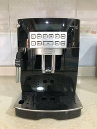 ديلونكى • ماكينة قهوة • ٤٠فنجان