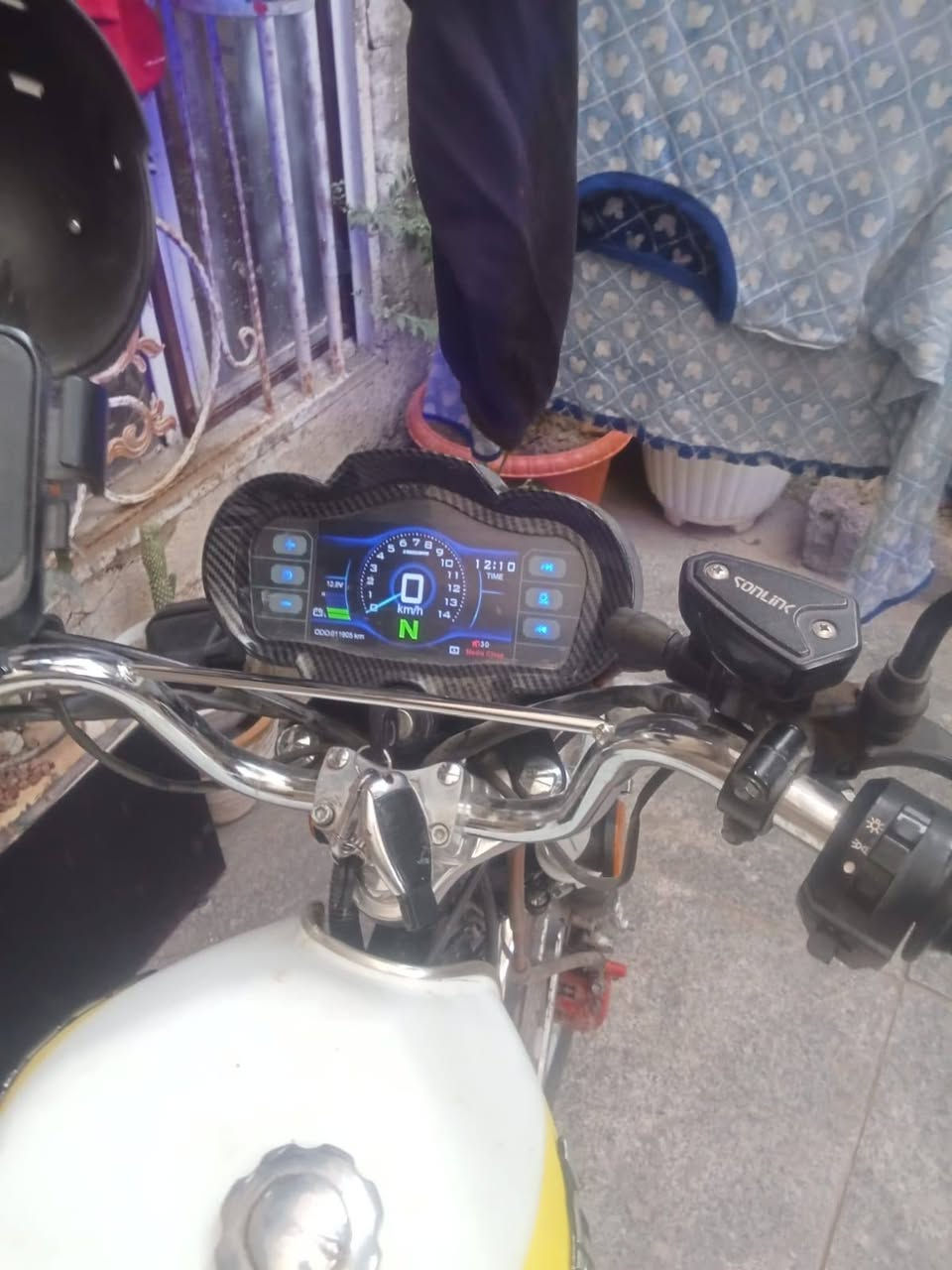 للبيع محرك 200نضيفة ما مشتغلة دلفري استعمل موضف
سعر 775الف عنوان بغداد الزعفرانية 
اوراق موجودة 
اي نقص ما بيه ***********
