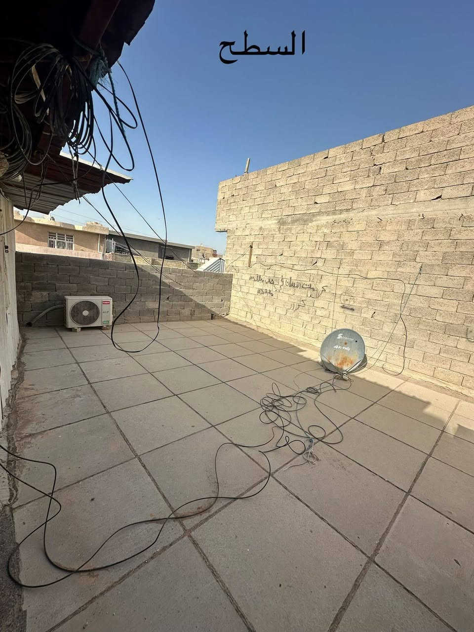 دار البيع في منطقه الحبيبيه الاستكشافات الميه م120 يحتوي على غرفتين وصاله واستقبال وصحيات ومطبخ كار وبارد ومخزن فوك البيت عكاده السطح شتايكر مستعجل على البيع سعر 55وبي مجاال قليل 
الاستفسار ***********
