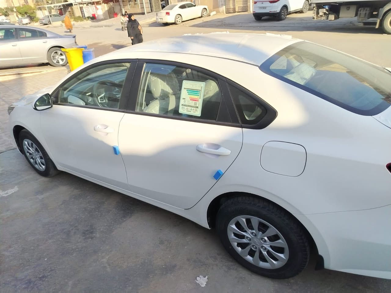 أسلام عليكم 
للبيع كيا سيراتو خليجي 2024 رقم بغداد انكليزي باسمي مكينة 2000 دوش ماشية 38 الف سيارة كلش حلوة ونظيفة ومابيهة اي نقص بيهة طخة بجاملق الخلفي صبغت الطخة حك شبر الباقي كفالة عامة عنوان السيارة بغداد المشتل السعر 175 وبيهة مجال 
للاستفسار ***********
