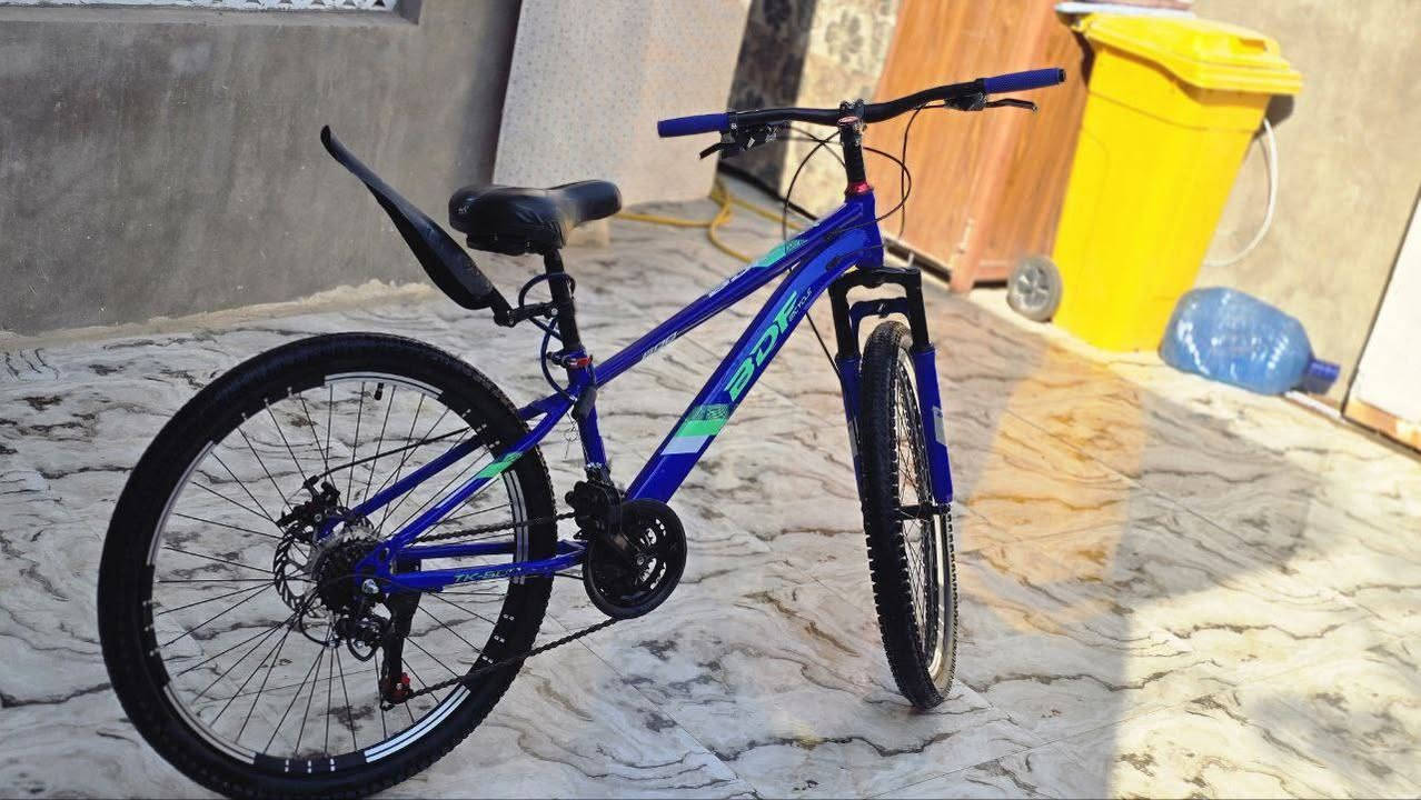 بايسكل جبلي للبيع 7مكاين خلفيه و3مكاين اماميه بايسكل كل نقص ما بي السعر 100وبي مجال مكاني نجف كوفه عباسيه الرقم*********** للتواصل واتساب
