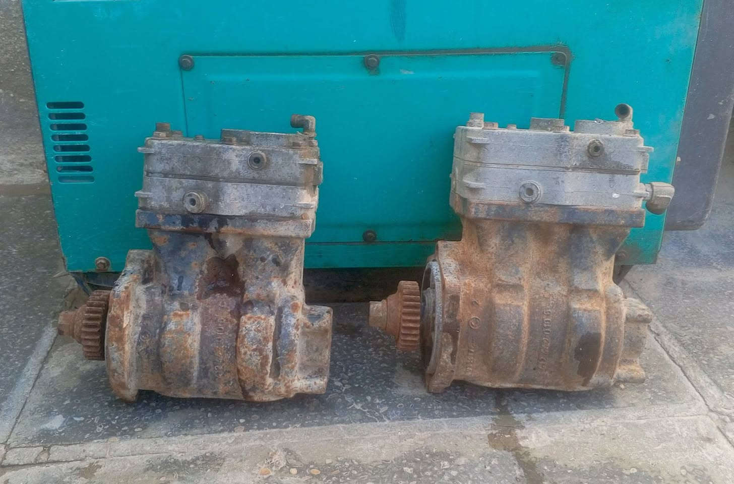 السلام عليكم غراض للبيع تاروسات ثنين مال رينو البنكة مال سكانية سرفة مال سكانية الشراي يخابر وبي خير ويدلل مكاني بغداد ***********
