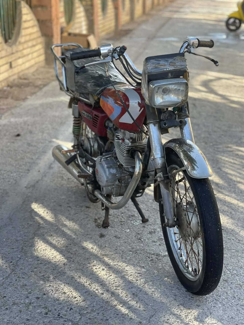 أوراق مستعجل على بيعتها. ٣٥٠ بيها مجال  ***********
