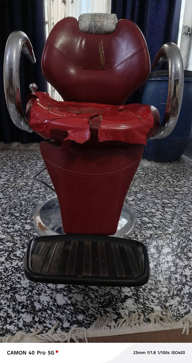 موجود كرسي 💺 حلاقه البيعه مناسب
ميسان اكميت ***********
