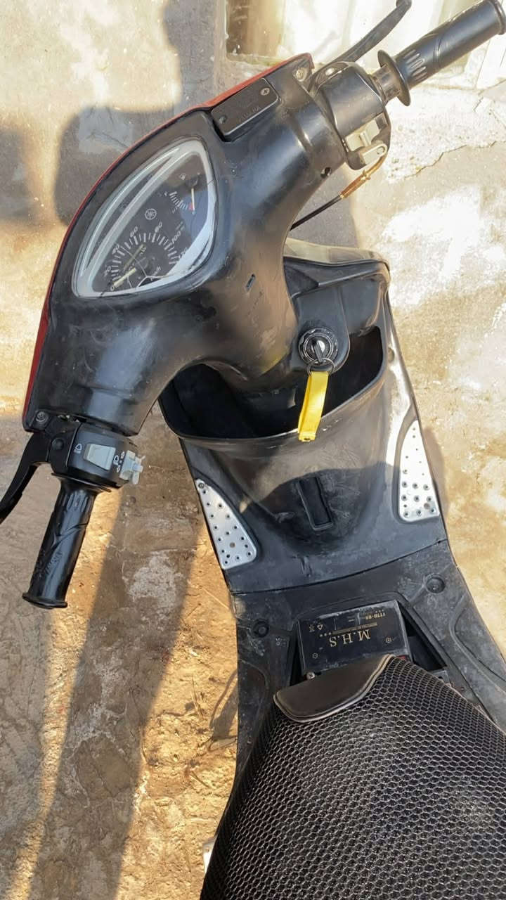 السلام عليكم دراجه ماكس عدلة دراجه كامله كلشي مابيه بس الملف مالته ضارب بسبب المطر دراجة سلف السعر (300) وبيه مجال للاستفسار *********** وبيه واتساب مكاني المحمودية حي العسكري
