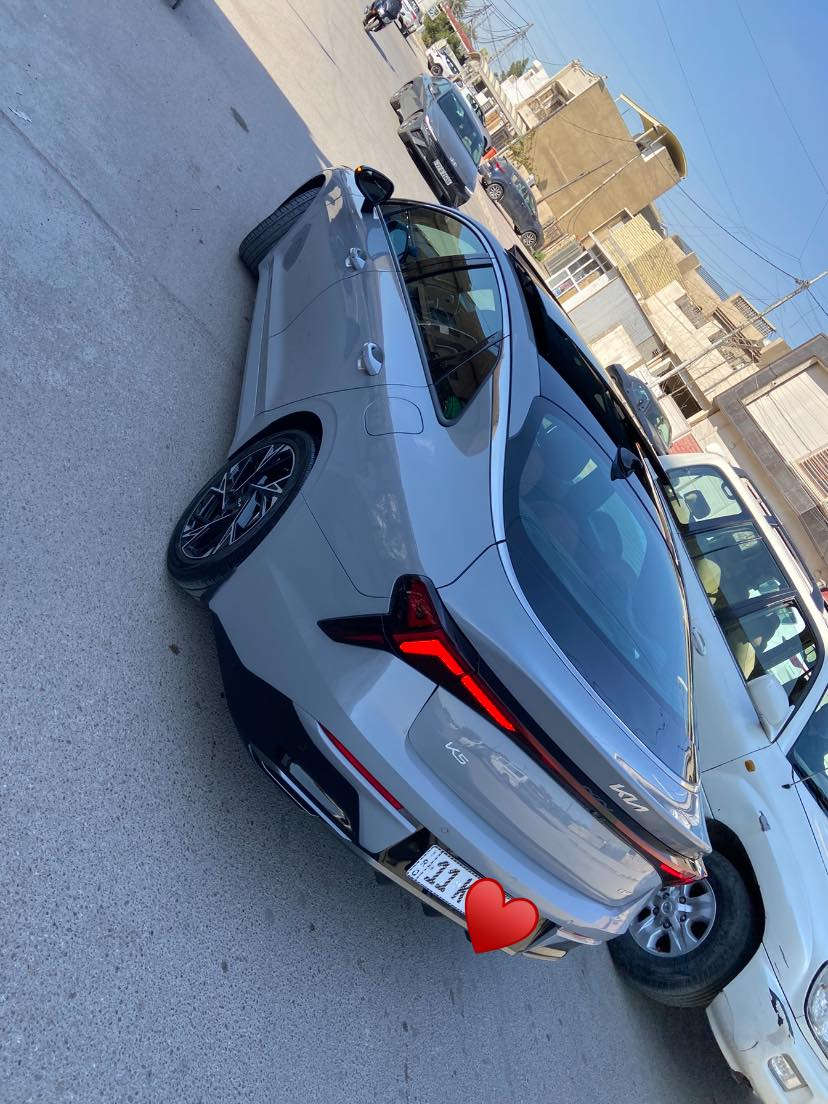 السلام عليكم 
كي فايف موديل 25
ماشية حالين 14 ميل 
لون سمنتي داخل احمر 
السياره اعلى فئه جتي لاين
حادثها بنيد وجاملغ صفحت اليمنى للعلم بنيد دعاميه نفس الون 
المواصفات 
بنوراما 
بصمه 
لد امامي خلفي ولد ترحيب
كشن كهرباء 
تدفئه بالكشن
تحديد مسار 
قياده ذاتيه
سماعات BOSS 🔊 
رادار 360درجه
حساس امامي خلفي 
شاشه كار بلي متصله
شاحن واير ليس 
سايد بريك بصمه 
مكينه 2500 تنفس طبيعي 
وباقي المواصفات المعروفه
سياره رقم بغداد مكان السياره الدوره او الحارثيه
السعر 220
للاتصال 
***********
