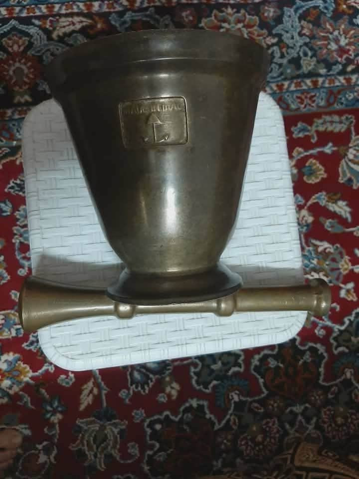 هاون قديم جدا أبو الأنكر مابي ولاعيب 
الوزن تقريبا ٧ كيلو
السعر عالخاص


**إذا كنت صاحب هذا الإعلان وتريد حذفه لأي سبب، رجاءا أرسل رسالة إلى الدعم الفني**