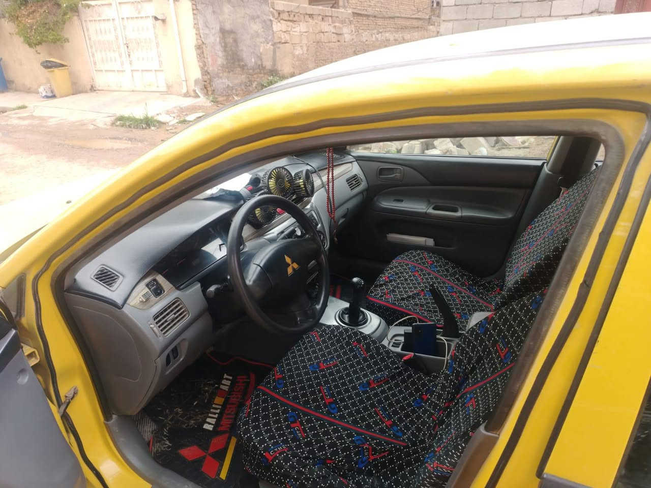 السلام عليكم سيارة لانسر 2010 مكينه 1600 كير عادي كامله من كلشي كير مكينه صدر فقط بيه خياسات بالهلالات سعره 68 وبيه مجال للستفسار  *********** او تفضل خاص
