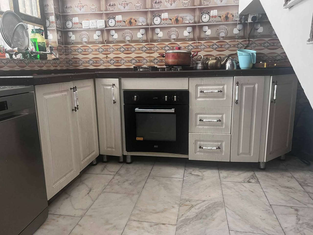 سلام عليكم كاونتر hdf داخل المنيوم مع الطباخ والفرن شركة DCL المكان بغداد الطالبيه
السعر ٥٠٠ الف 
غسالة صحون سامسونك السعر ١٥٠ الف 
للاستفسار واتساب *********** او ع الخاص
